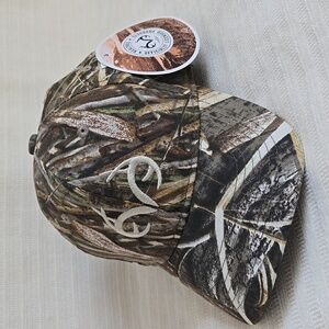 Real Tree, OS, NWT, Hat With Adjustable Straps